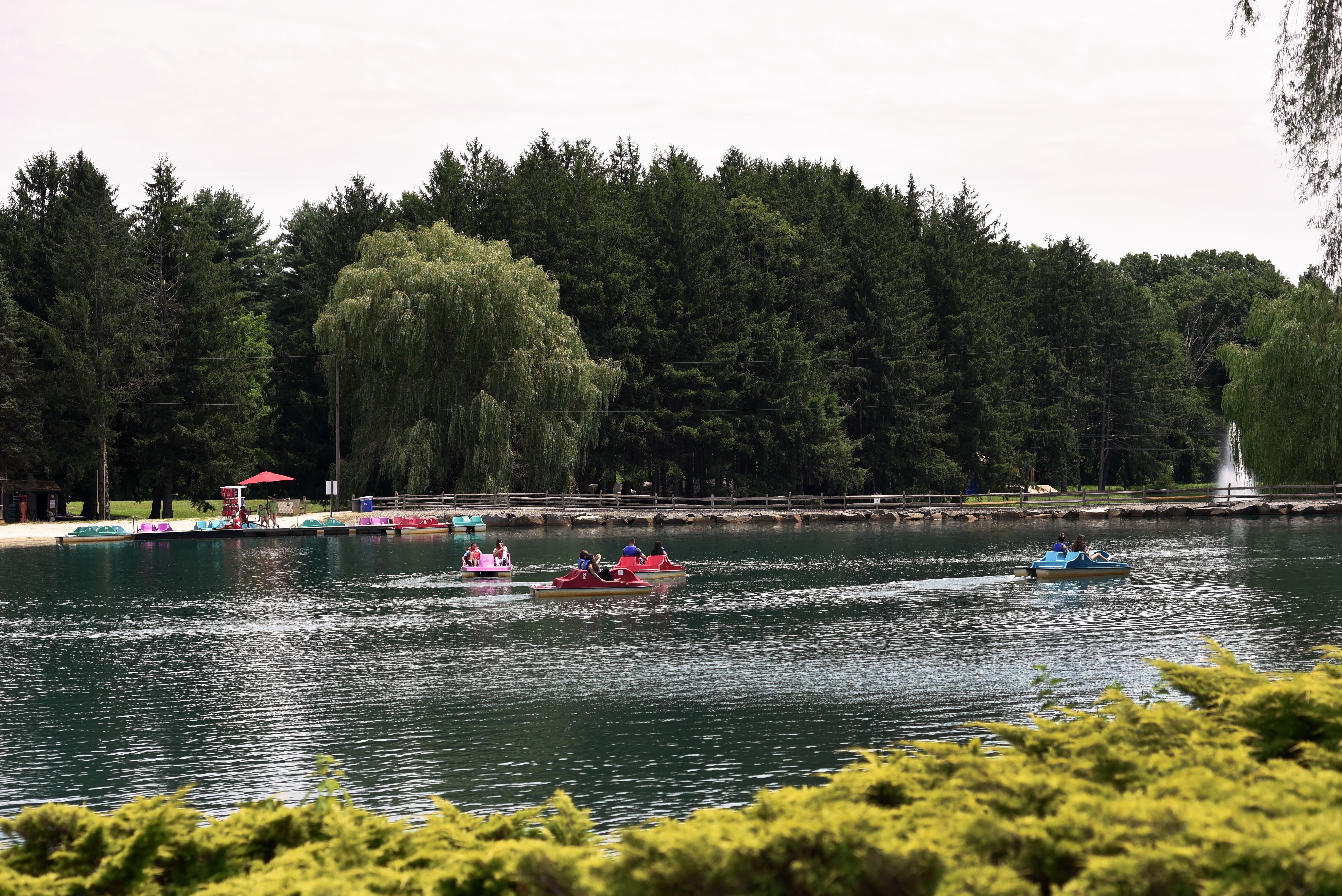 Amenities Lakefront Lake Aera. 2