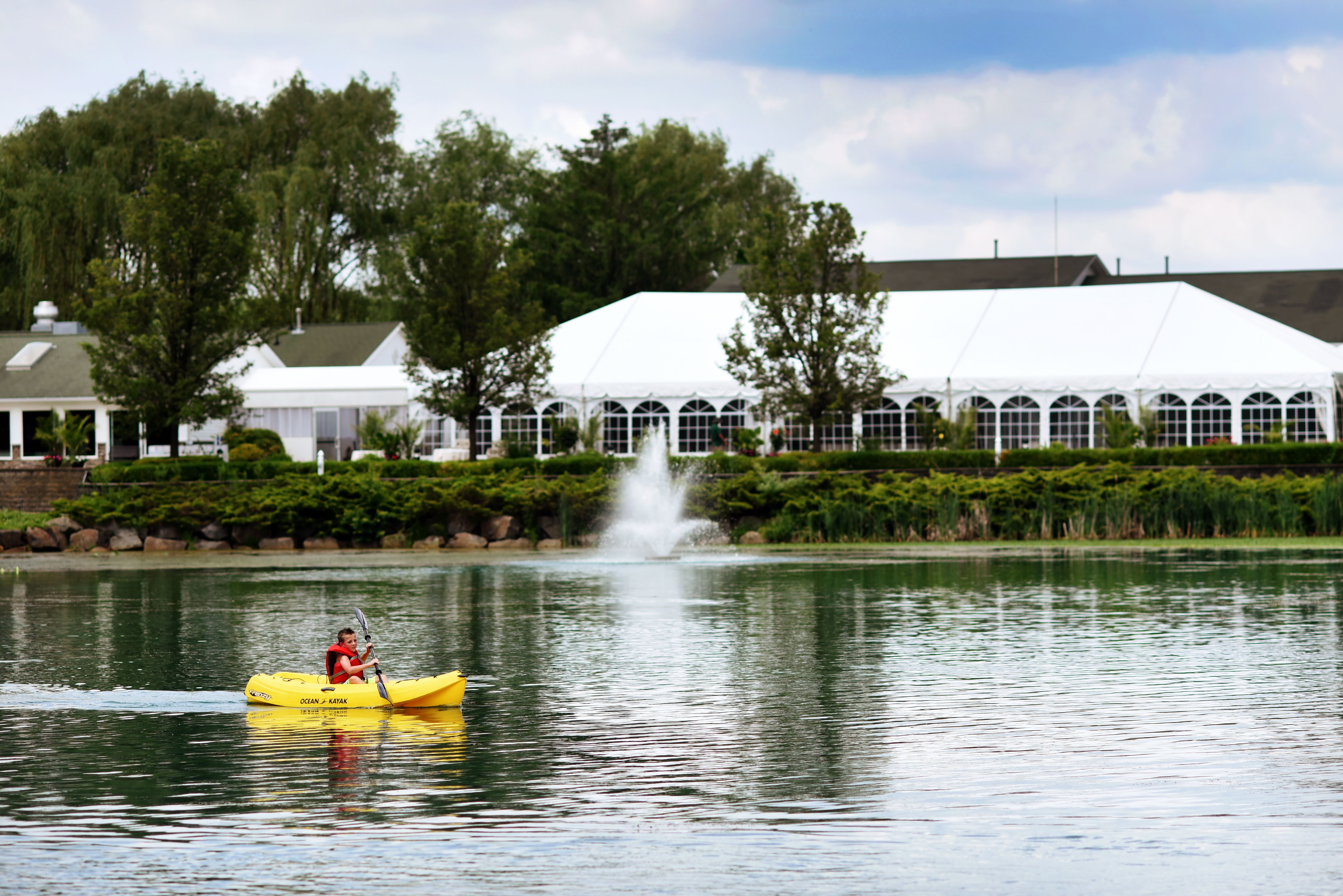 Amenities Lakefront Lake Aera